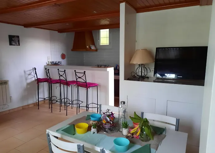 Cosy A Proche Plages 아파트